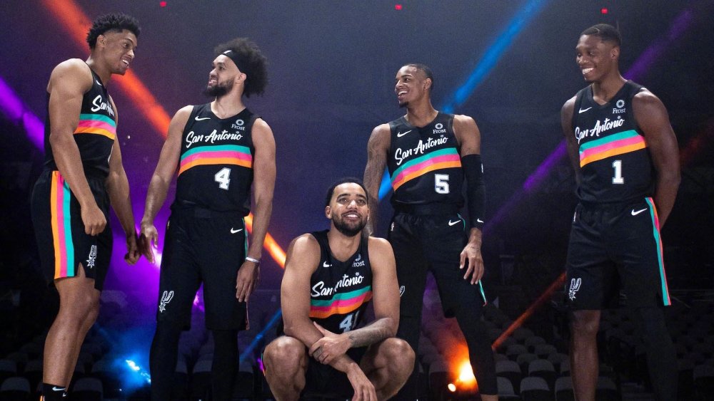 亚马尔全场数据：7射1正进1球，浪费1次空门良机（亚马尔本场表现：7次射门仅1次射正并打入1球，错失一次空门良机）