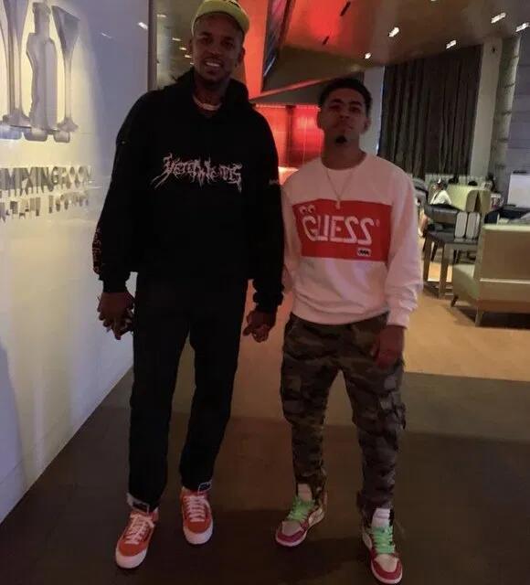 记者：兰克尔-泽擅空手套白狼，找朴志洙要落场球衣而不是换（记者：兰克尔-泽被指“空手套白狼”，向朴志洙索要赛后球衣而非交换）