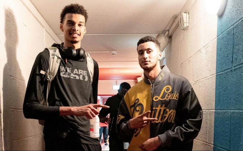 湖人浓眉哥篮下统治力助球队获胜（浓眉内线统治助湖人取胜）