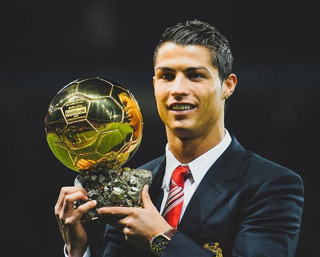 瓦科拿最佳不得人心？鲁谜怒斥名记：不投票自己人，却投泰山苦主（瓦科当选最佳遭质疑？鲁谜怒批名记：弃投自家人却力挺泰山苦主）