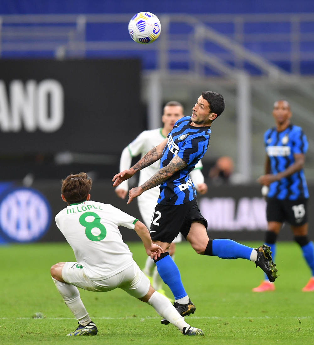 国乒8-2胜法国，产生了3大不可思议，王楚钦救场，王皓脸色铁青（国乒8比2力克法国，上演三大离奇一幕：王楚钦挺身救场，王皓面色铁青）