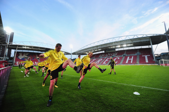 防守队员：能不能讲点武德？（防守球员：能不能讲点规矩？）