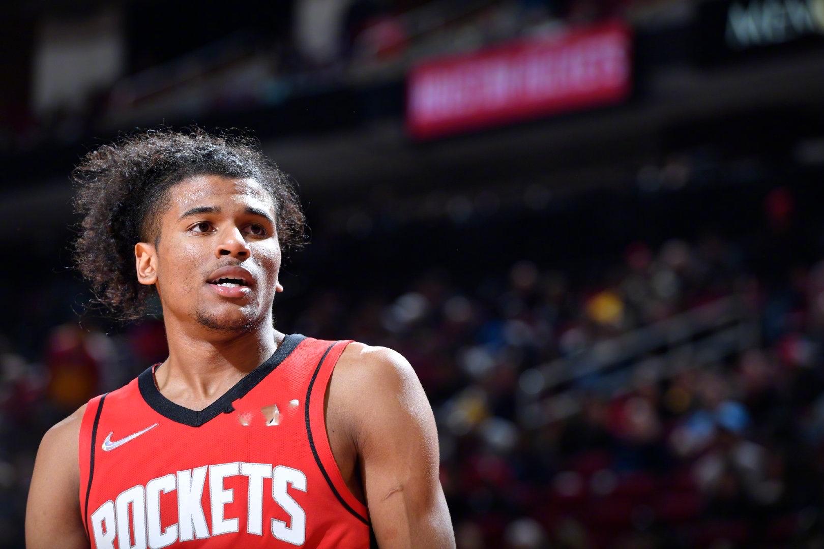 跟队：队内第二高薪+年龄超30岁，恰20续约可能成为问题（队记者：30+且队内第二高薪，恰20续约恐生变）