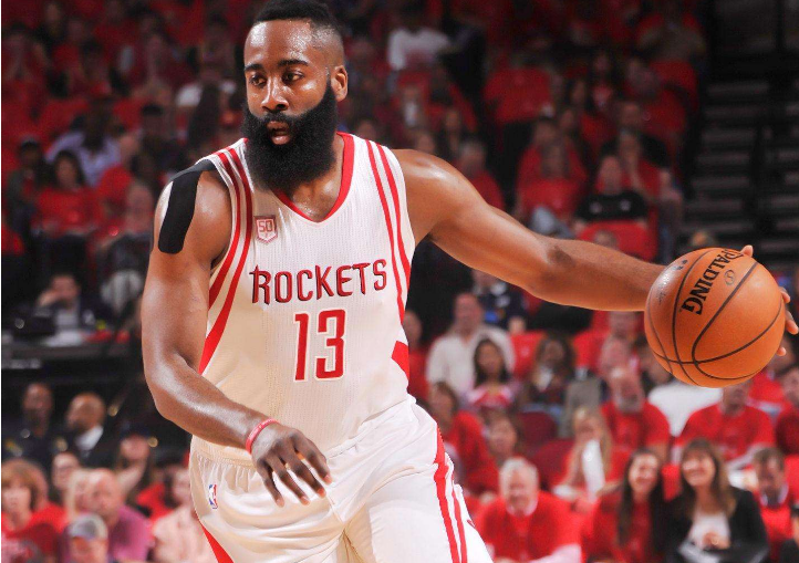 篮球NBA巨星单场暴砍52分，再次刷新个人纪录（NBA巨星单场轰下52分，再度改写个人新高）